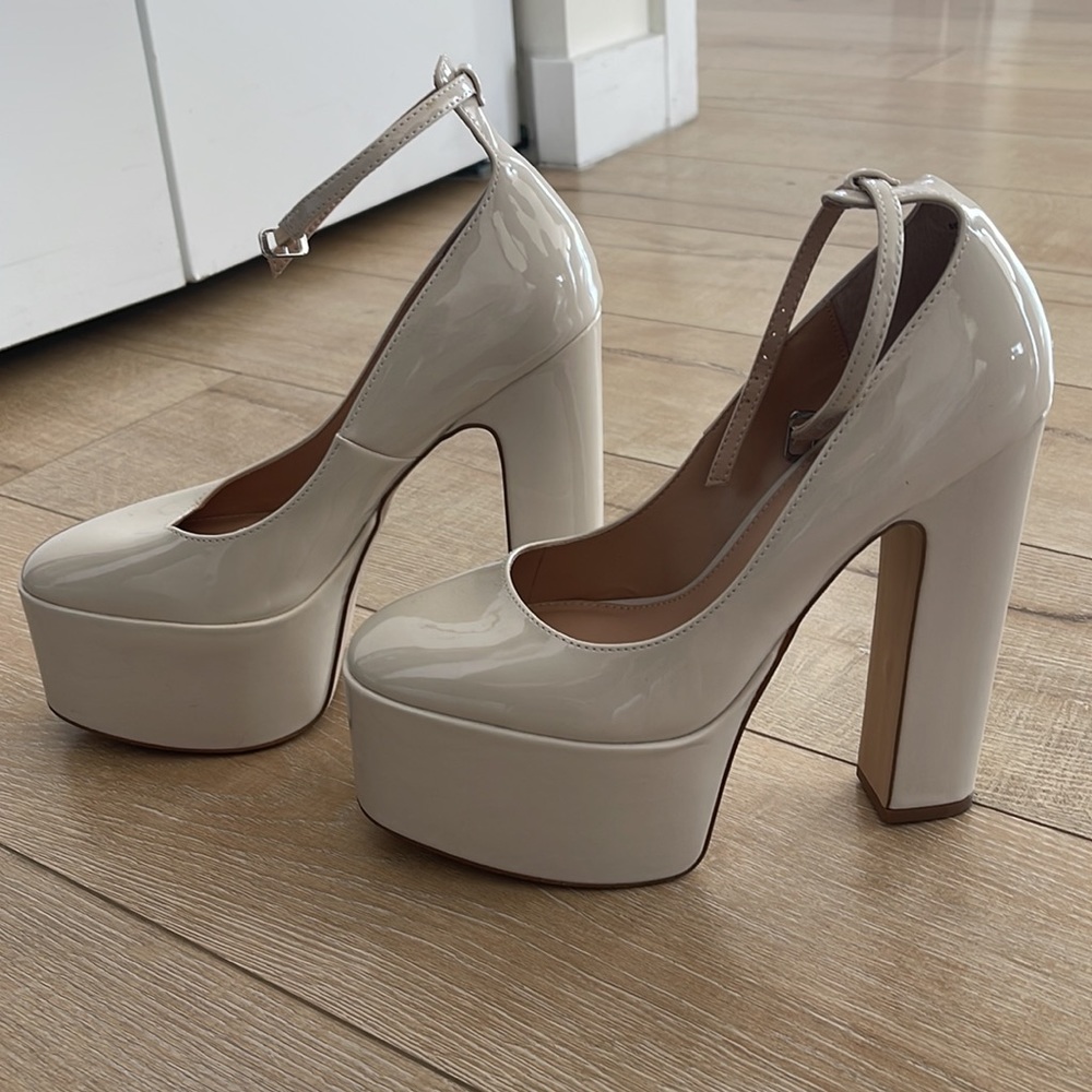 Steve Madden platform